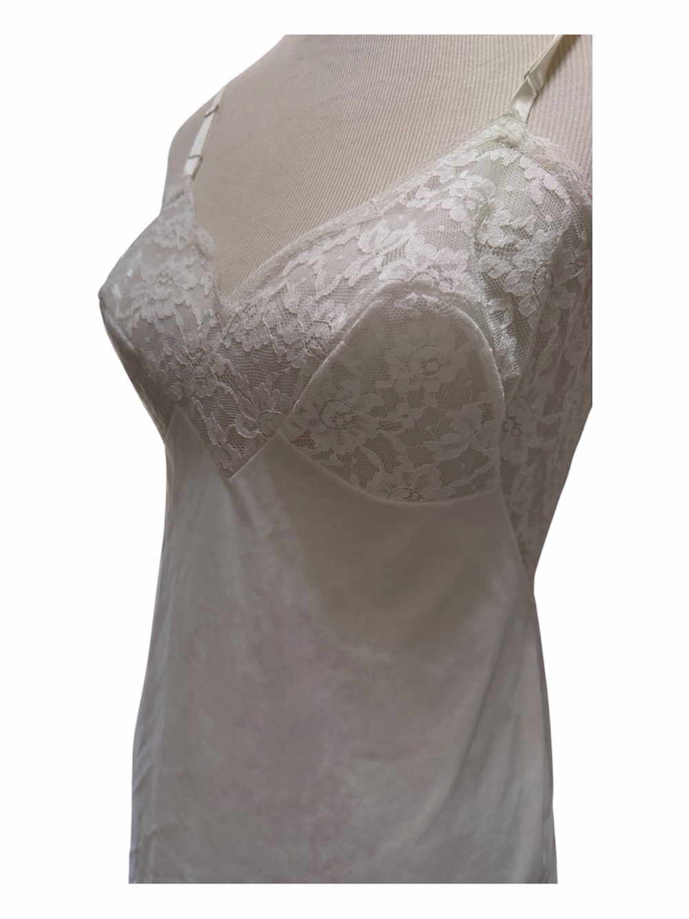 🕊️Vanity Fair Negligee- Vintage- Size 34